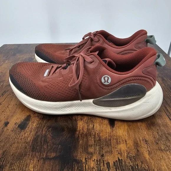 Lululemon Mens Beyondfeel Trail Running Shoe Smokey Red/Light Ivory/Blk Sz10